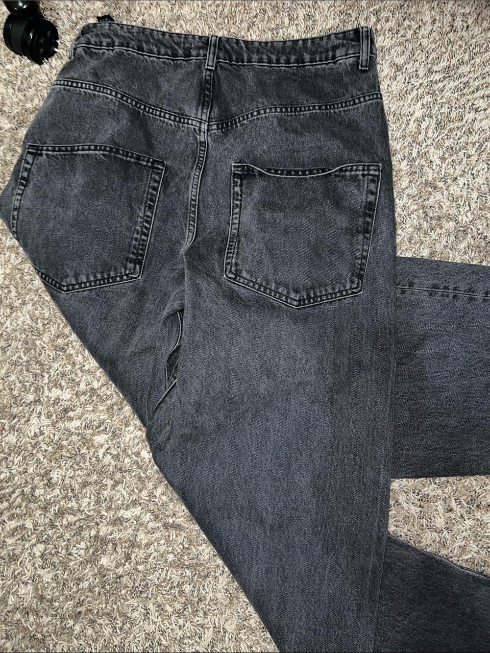 Women’s Black Relaxed Fit Barrel Jeans - Picture 4 of 4